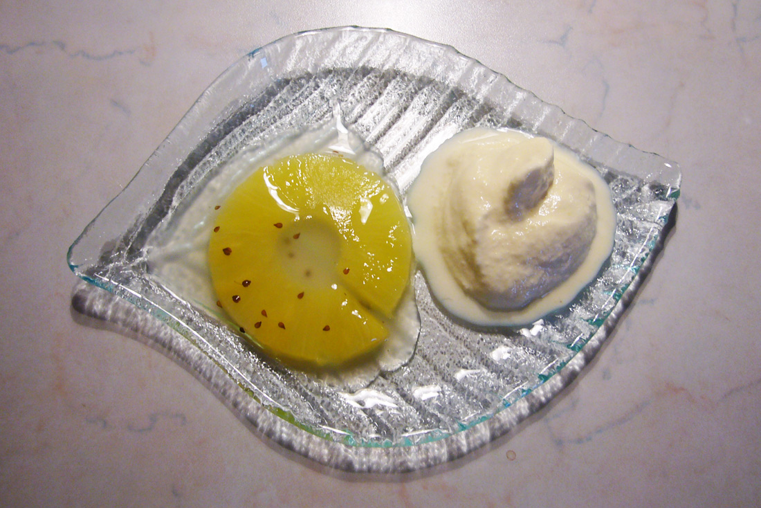 Ananas-Eis gepaart mit Kuzu-Ananas